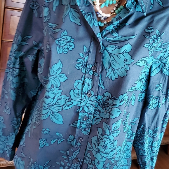 Coldwater Creek wrinkle free Button Down Shirt     #0986 - Picture 2 of 5